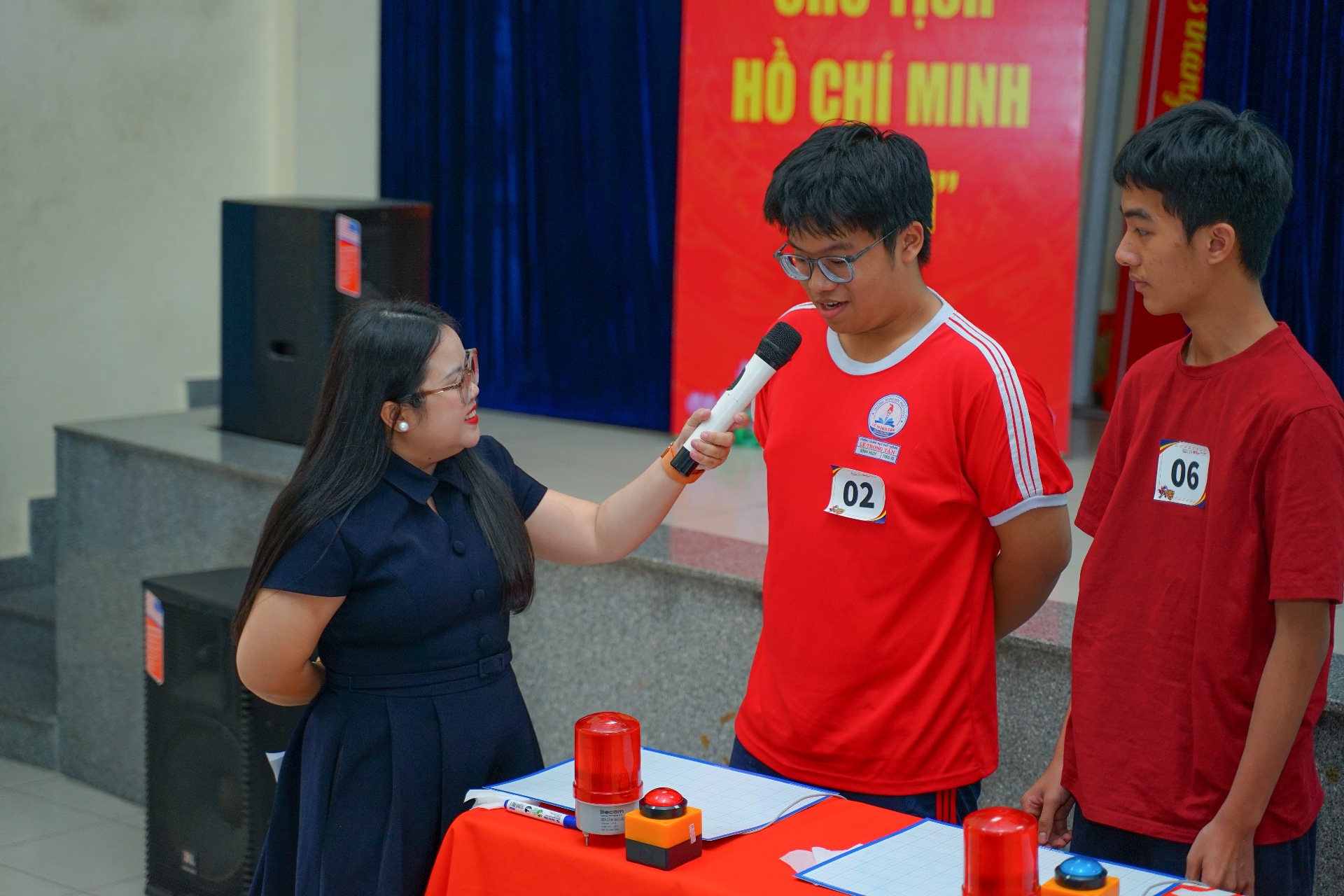 Thí sinh tham gia tranh tài tại vòng loại IELTS Spelling Championship — THPT Chu Văn An